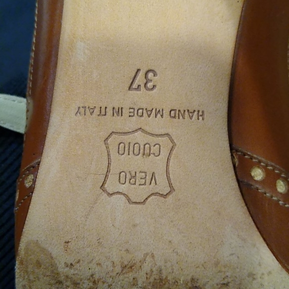 Manolo Blahnik brogue leather and suede pumps 37 - Picture 9 of 9